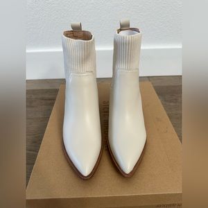 BRAND NEW Steve Madden Abriel Bone White Leather Bootie Boot (Size 6)